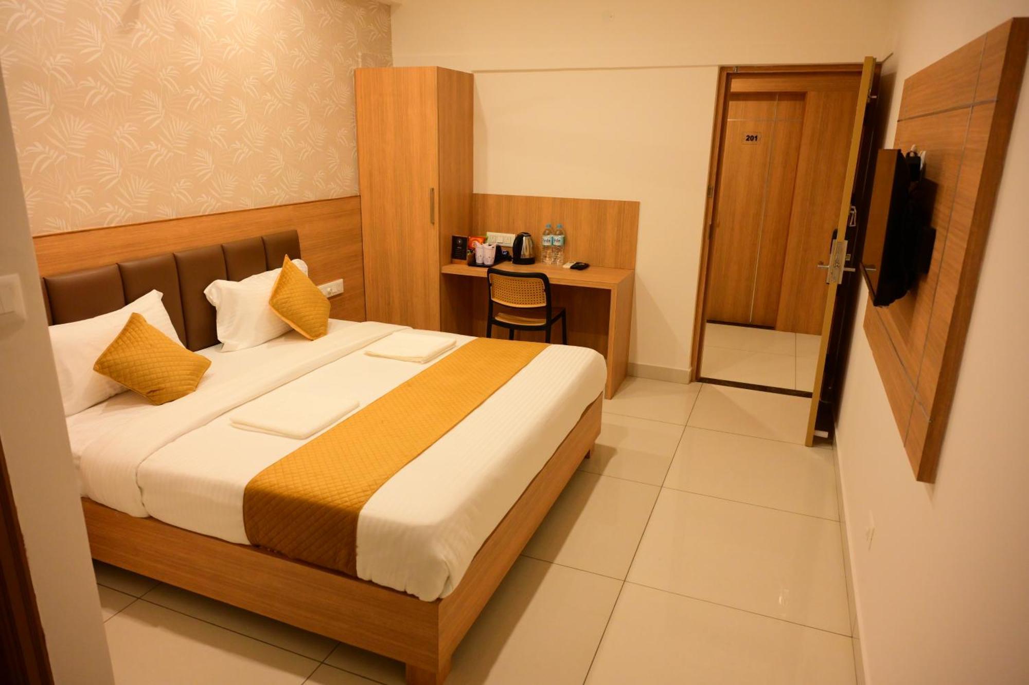 Bimba Hotels Майсуру Екстер'єр фото